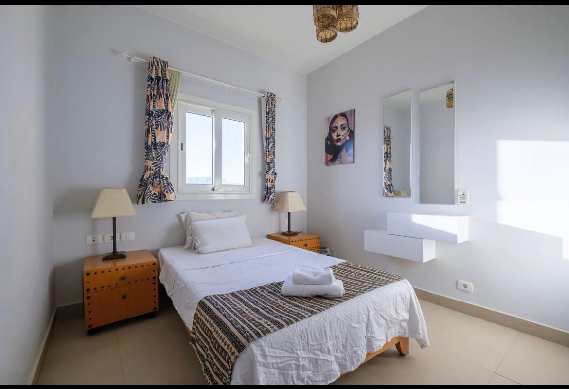 WSC-413- Water Side -3 BR — photo 4