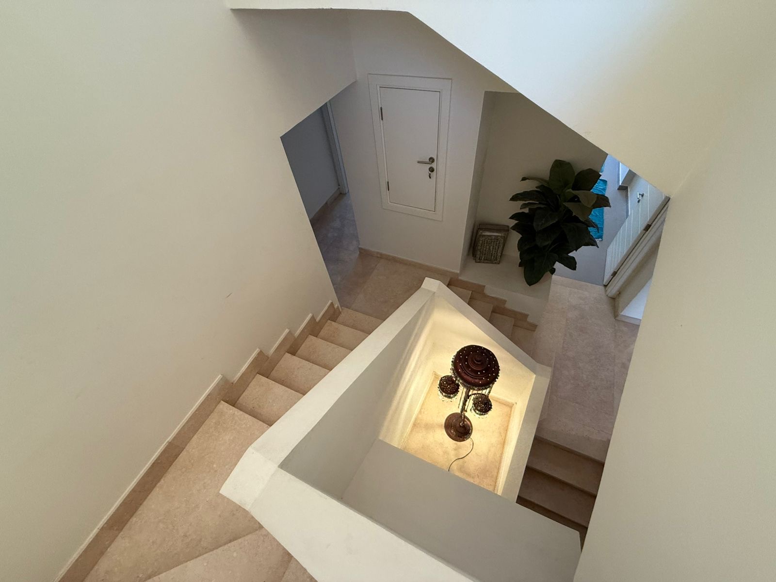 Y212 - Sabina - 6 BR — photo 10