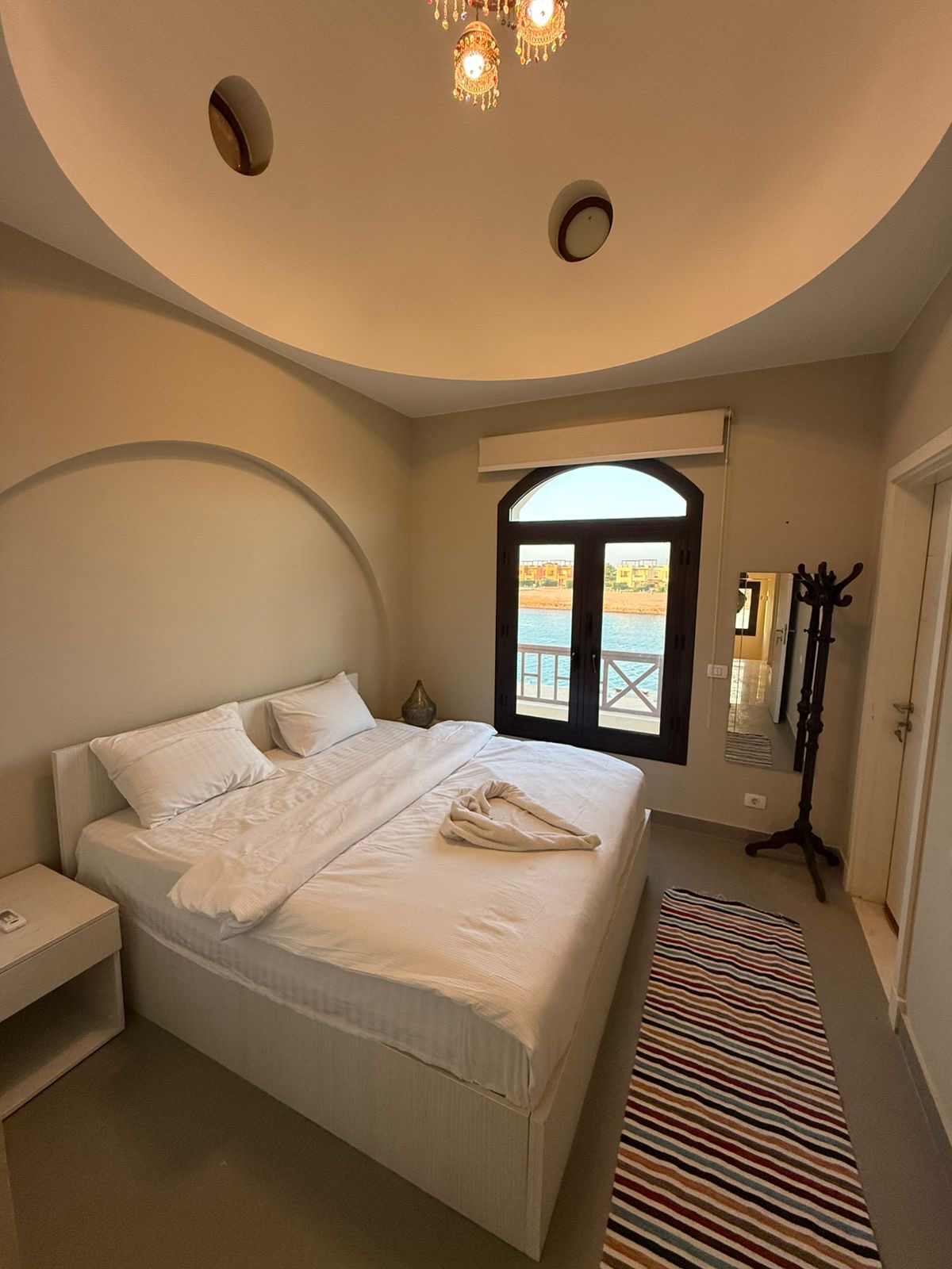 Y212 - Sabina - 6 BR — photo 12