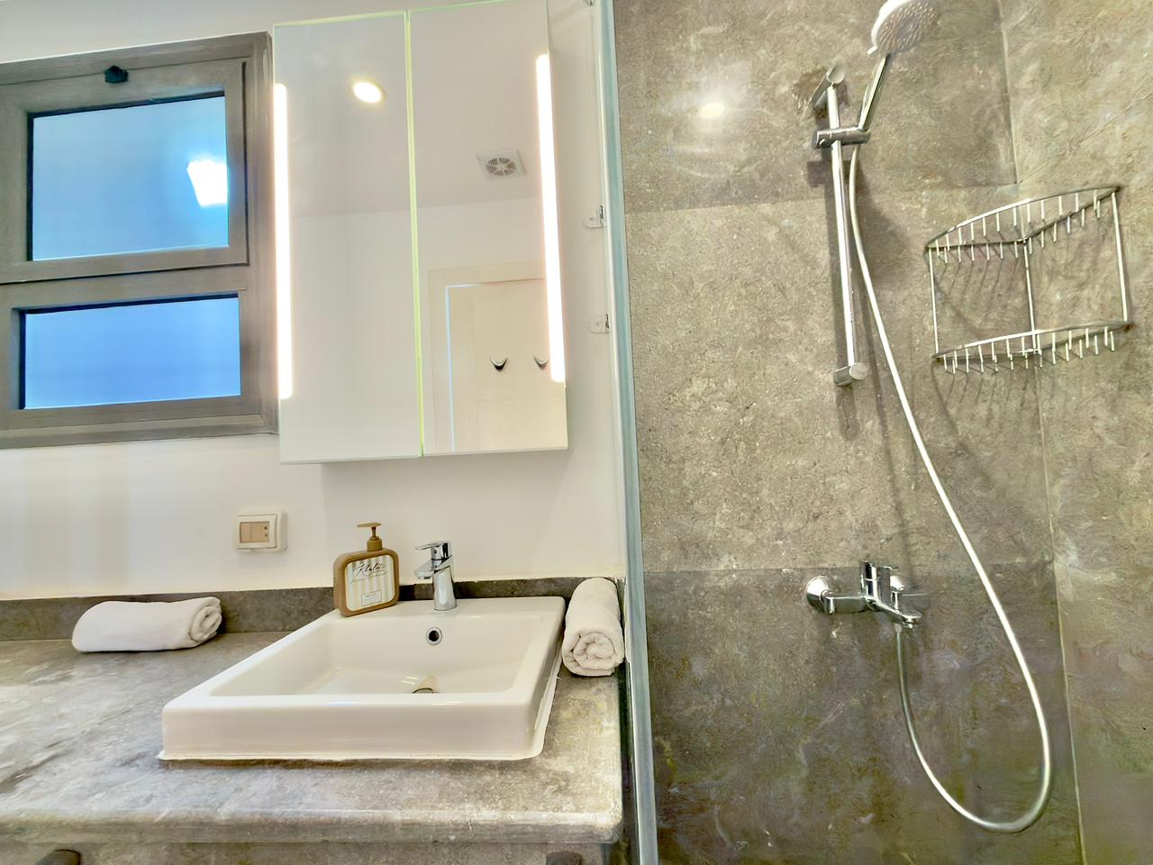 c1-b-Bali-2 BR — photo 18