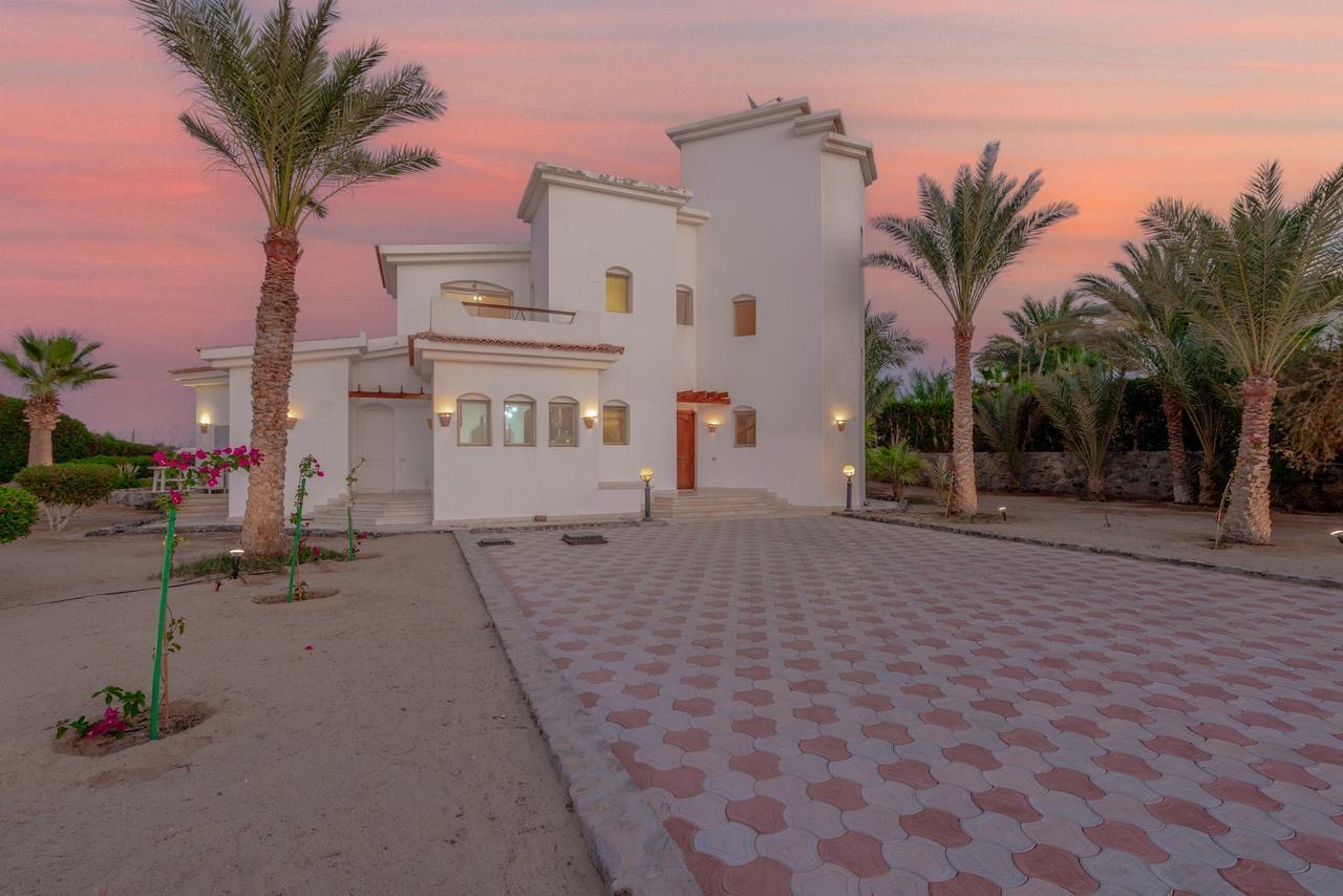 Phase 4 v36 - white villa - 4 BR — photo 2