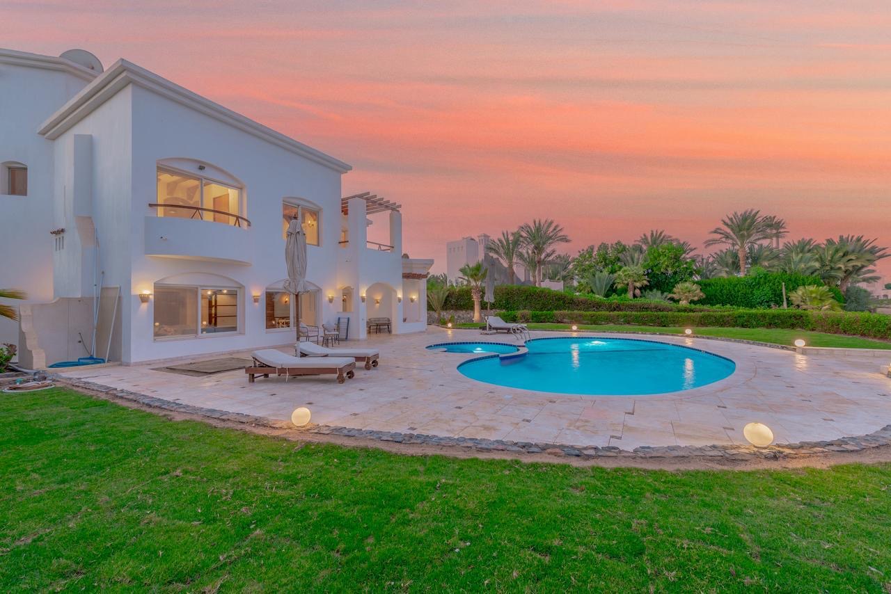 Phase 4 v36 - white villa - 4 BR