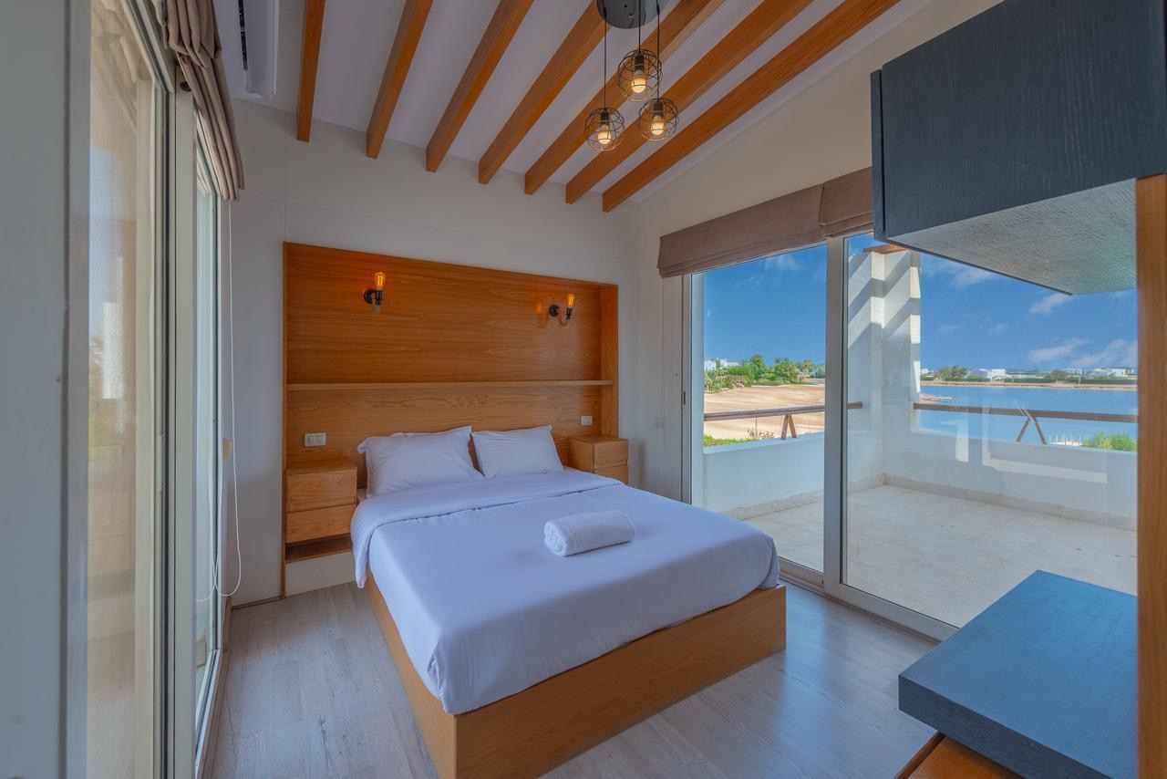 Phase 4 v36 - white villa - 4 BR — photo 11