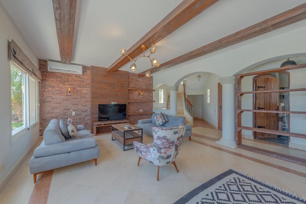 Phase 4 v36 - white villa - 4 BR — photo 12