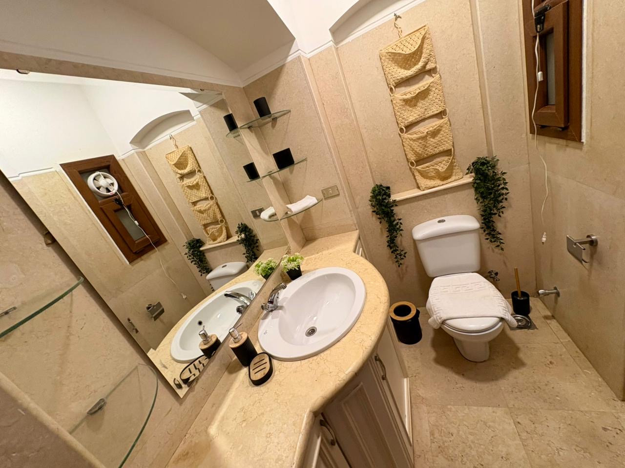 Y160 - Sabina - 1 BR — photo 3